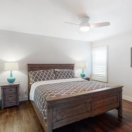1202 South Pacific Villa Oceanside Room photo