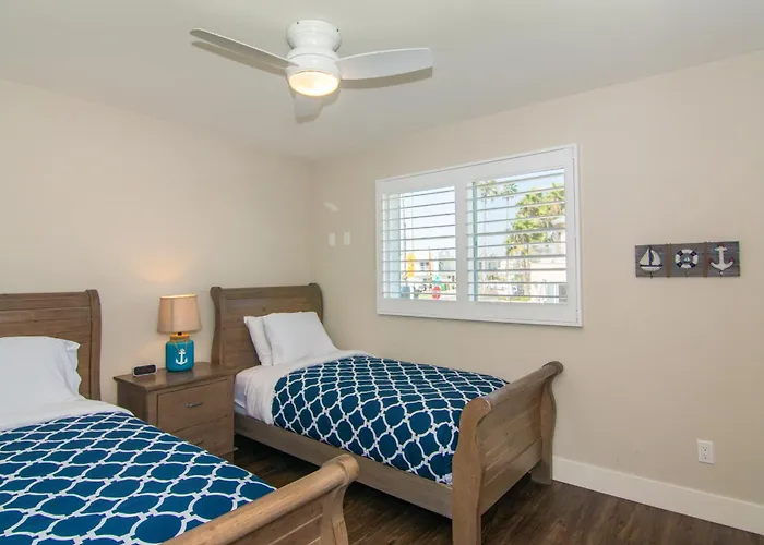 1202 South Pacific