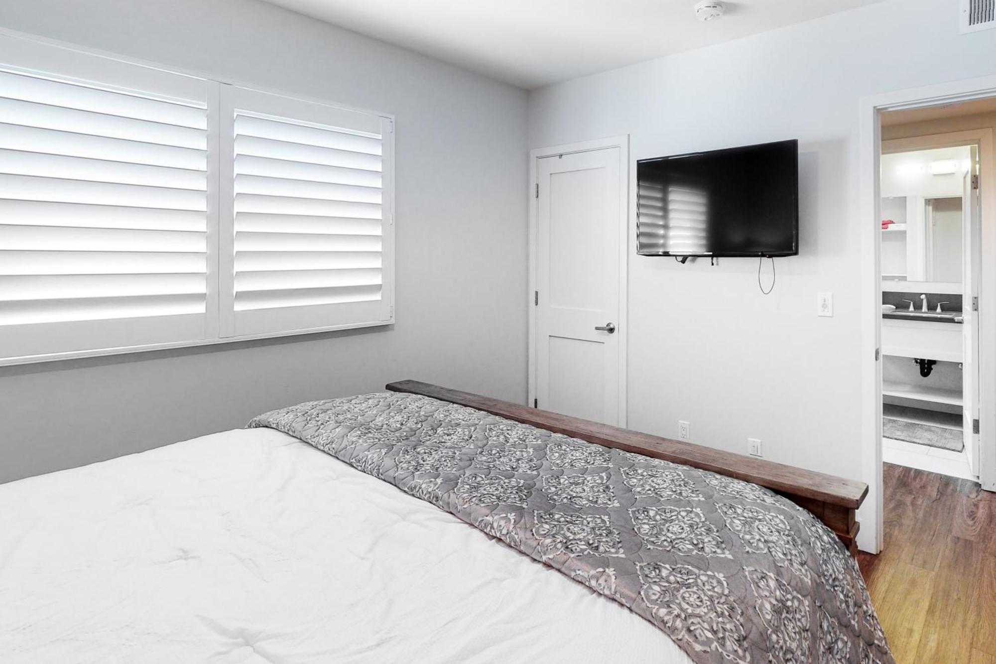 1202 South Pacific * Oceanside